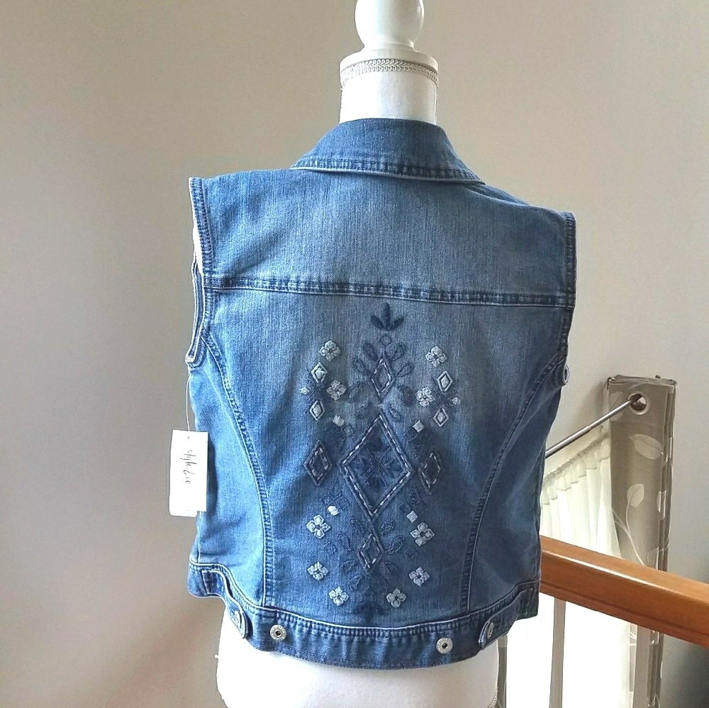 Style and Co Embroidered Denim Vest Size S NWT - Picture 2 of 6